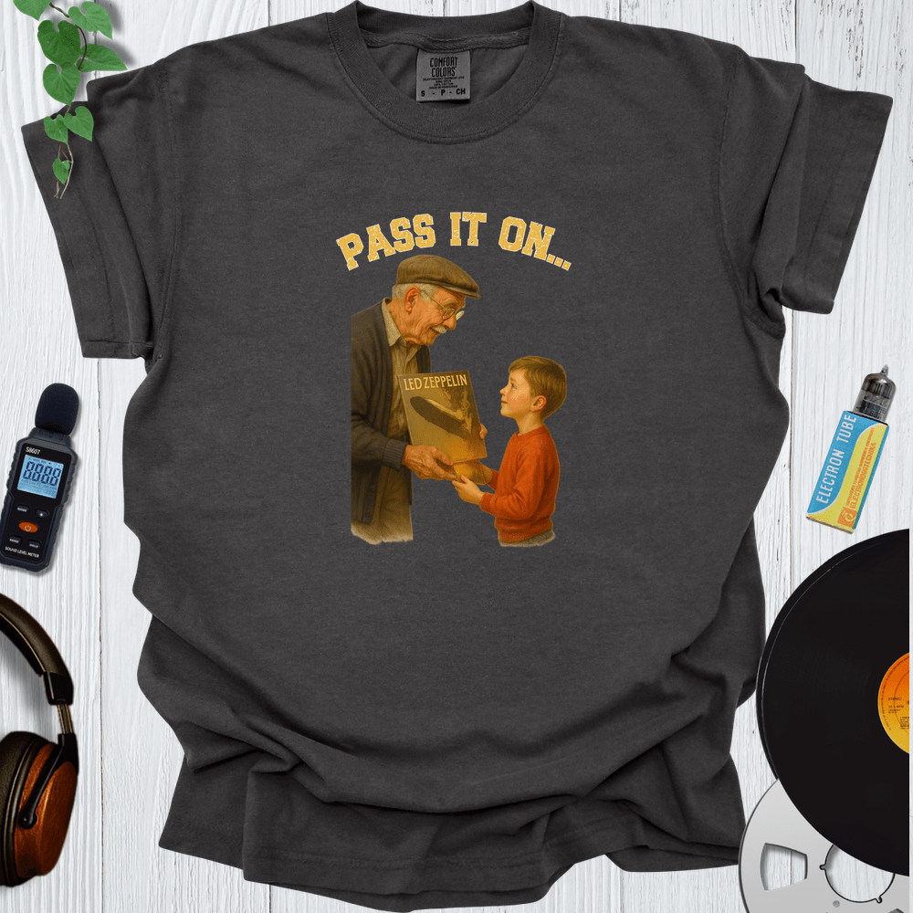 Printify T-Shirt Pepper / S Pass It On